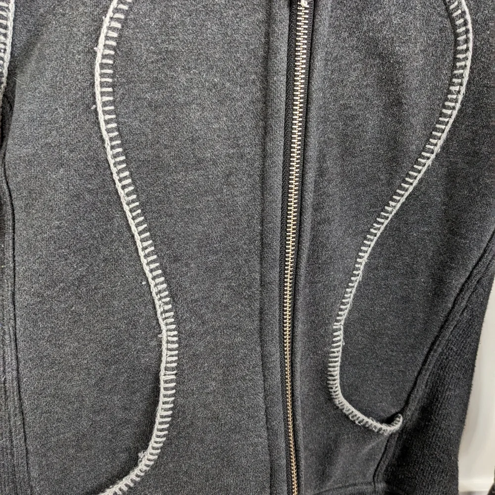 Good used condition Lululemon Scuba hoodie - Picture 4 of 5
